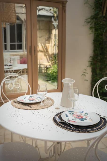 Appartement Avec Son Patio Dans Centre Historique De Bourg Экстерьер фото